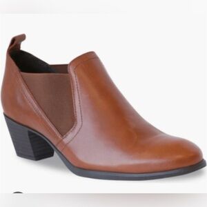 New in Box Munro Jessie Chestnut Leather Ankle Boots 9.5 M